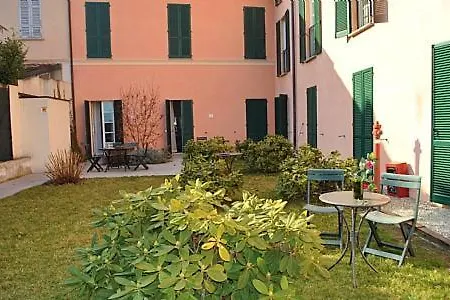 Sleeps 3 Pool Wifi * Meina
