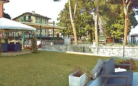 Sleeps 3 Pool Wifi * Meina